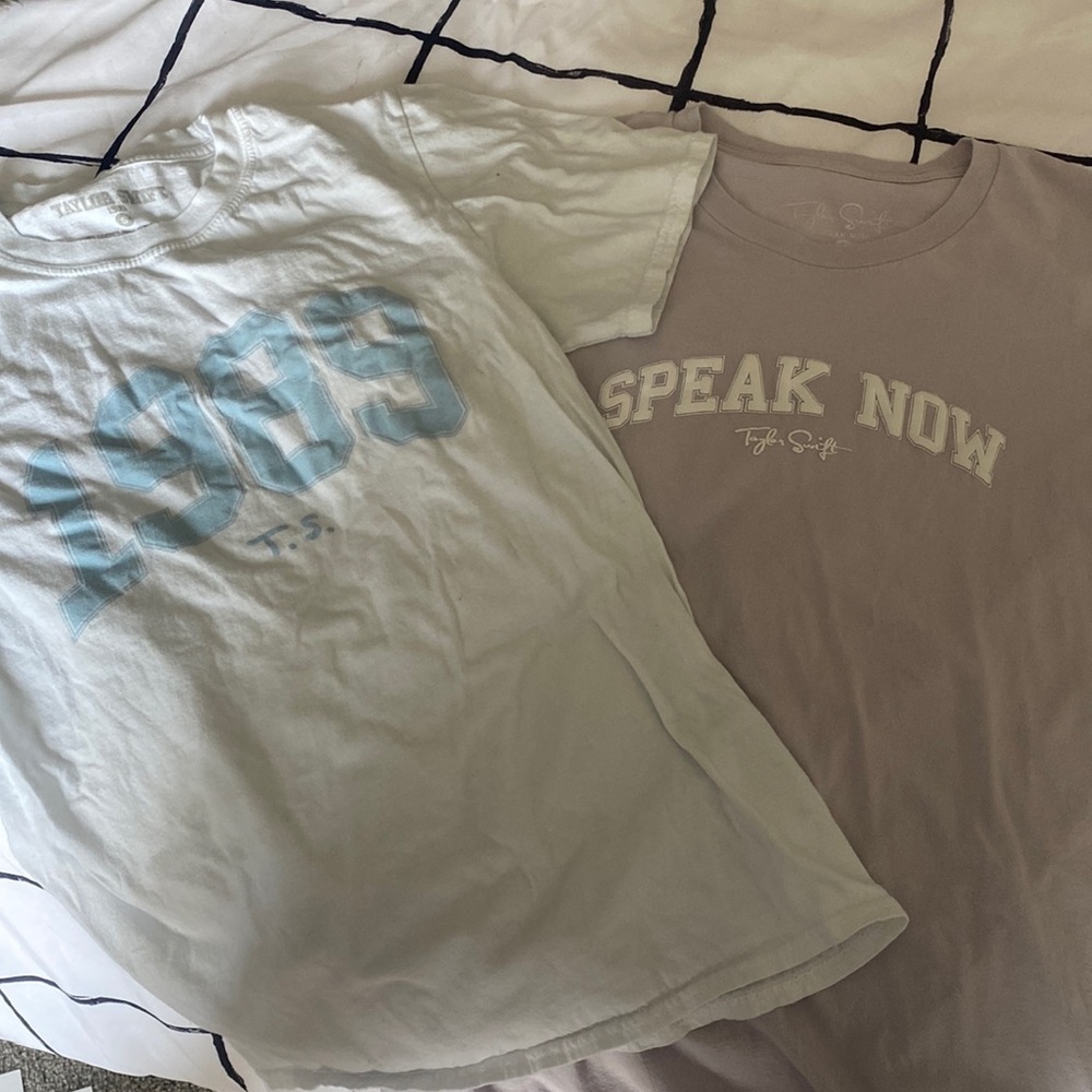 Taylor swift merch bundle !!